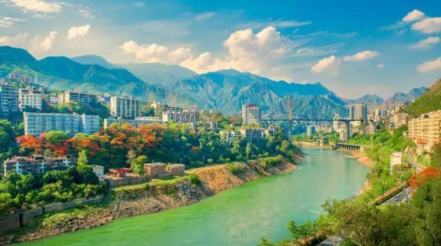 四川致敬，领导与同胞的深情寄语